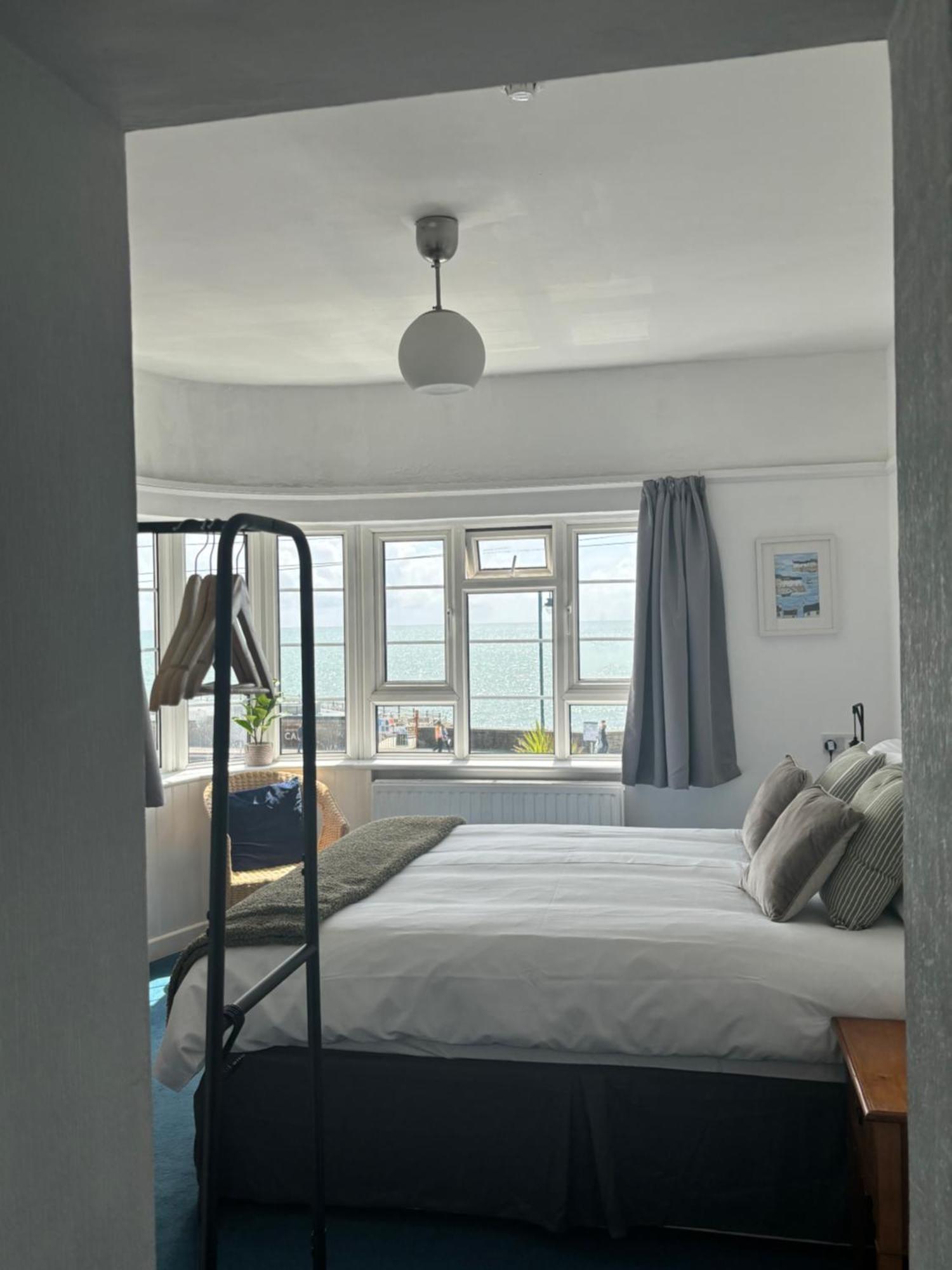 The Yacht Inn Penzance Extérieur photo