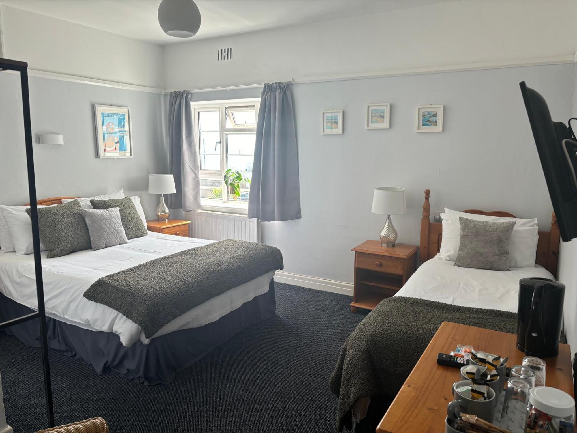 The Yacht Inn Penzance Extérieur photo