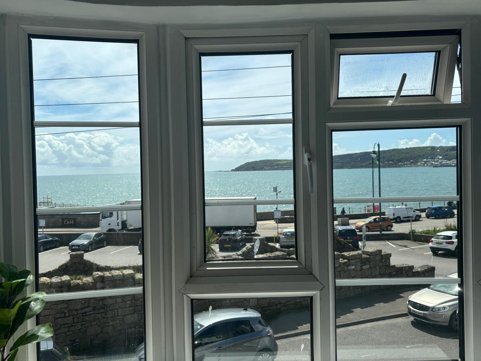 The Yacht Inn Penzance Extérieur photo